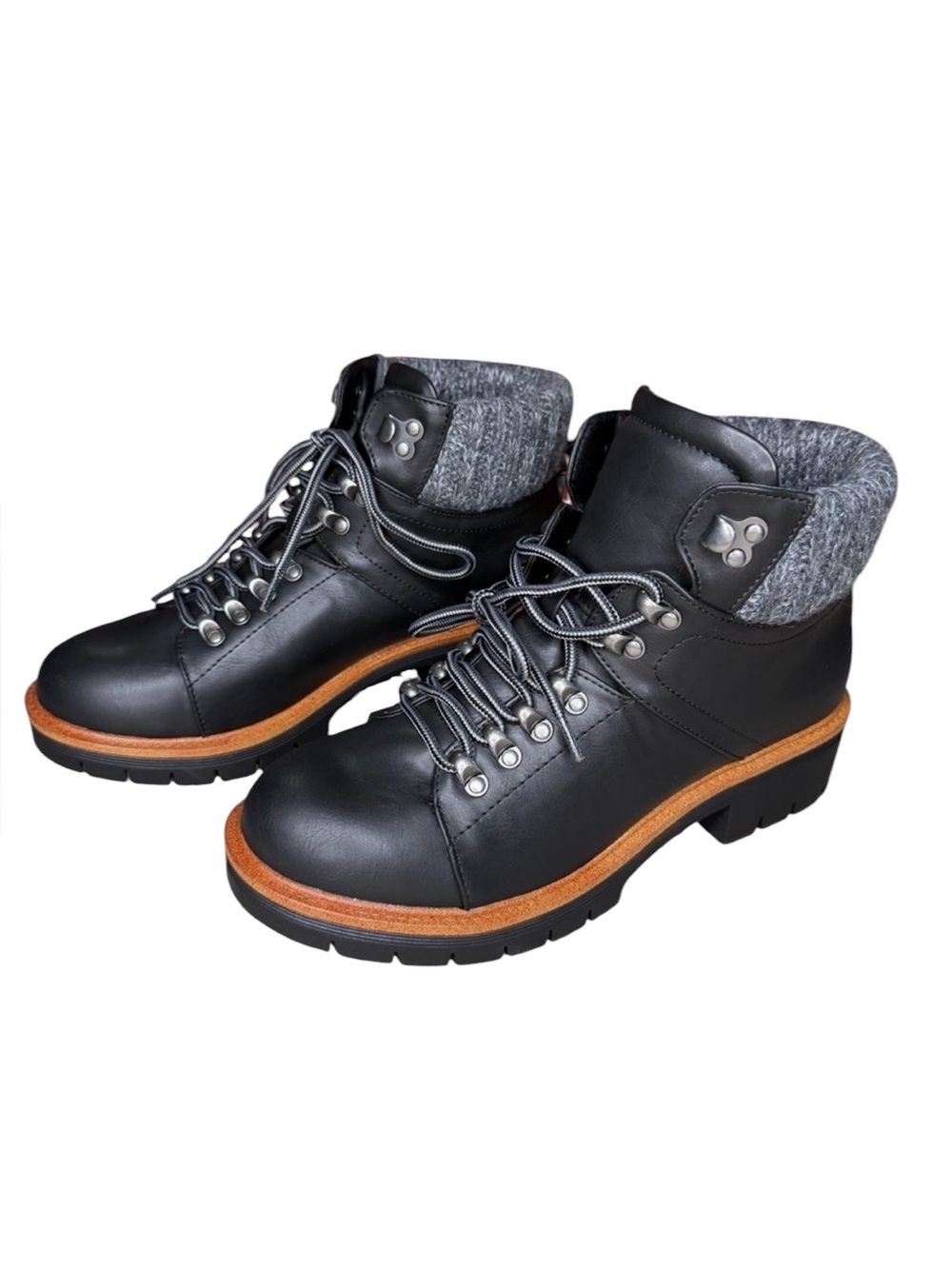 NWOT MIA boots